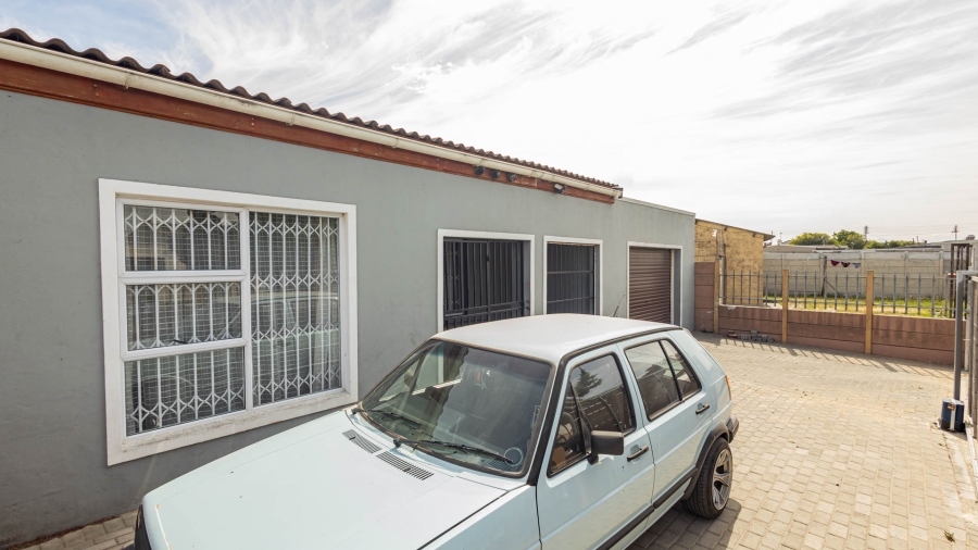 3 Bedroom Property for Sale in Heideveld Western Cape
